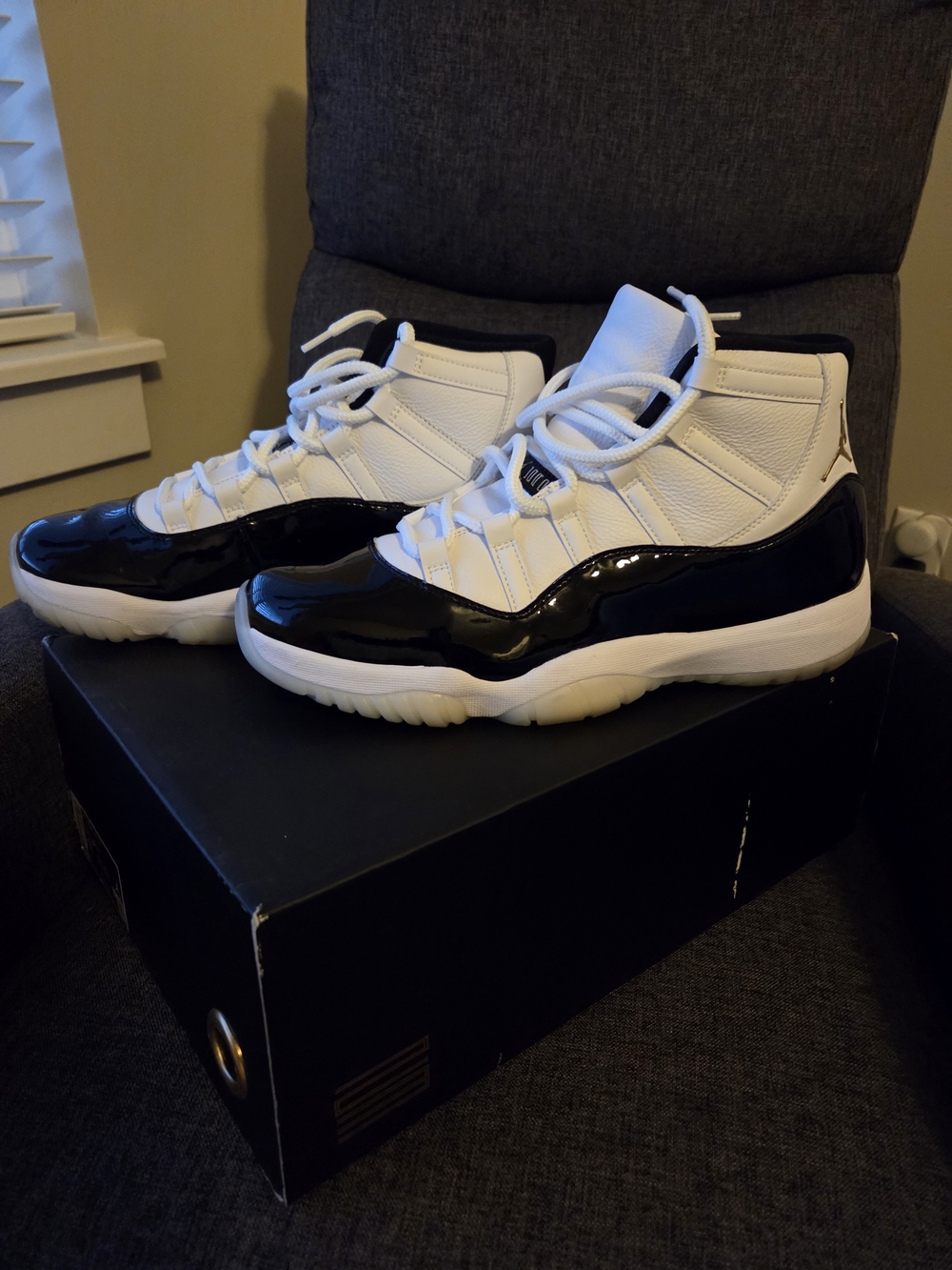 Jordan Retro High-Top Sneakers - White & Black